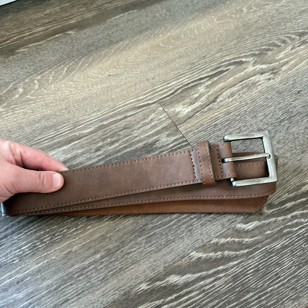 Men’s Classic Brown Leather Belt – Size 40 – Timeless Everyday Staple